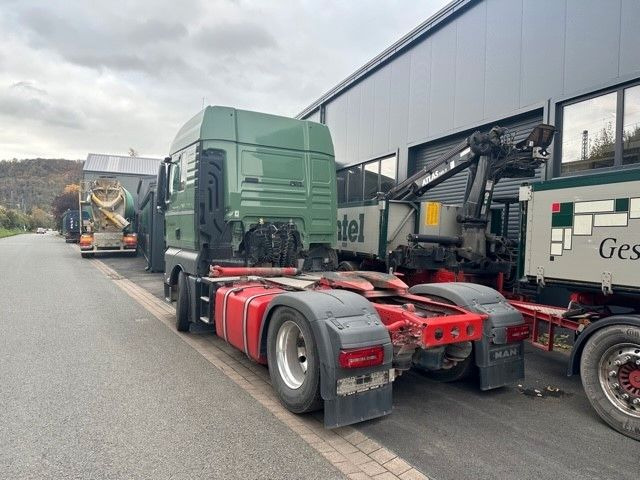MAN TGX 18.460 4x2 Kipphyd / Motor läuft unrund - Nyergesvontató: 2 kép. MAN TGX 18.460 4x2 Kipphyd / Motor läuft unrund - Nyergesvontató: 2 kép.