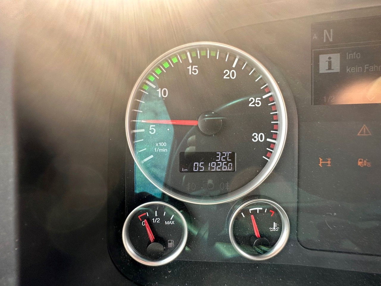 Nyergesvontató MAN TGX 18.500 EVO LION VOLL AUSSTATUNG: 12 kép.