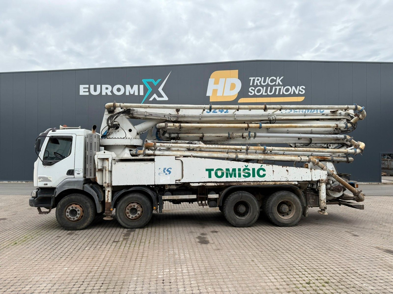 Renault Kerax 420 dci Sermac 41m Betonpumpe - Betonpumpa: 2 kép. Renault Kerax 420 dci Sermac 41m Betonpumpe - Betonpumpa: 2 kép.
