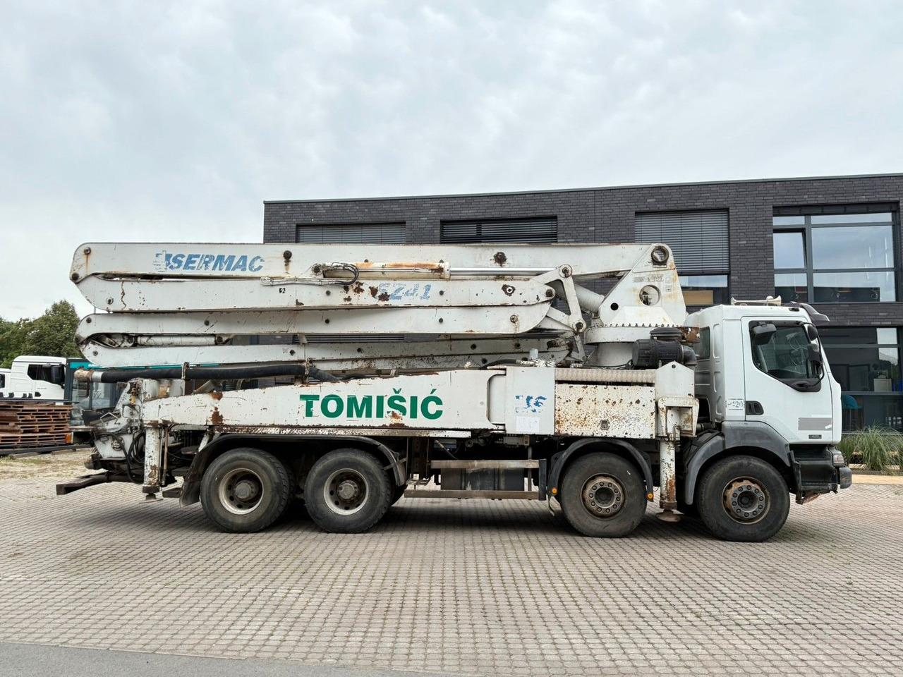 Renault Kerax 420 dci Sermac 41m Betonpumpe - Betonpumpa: 5 kép. Renault Kerax 420 dci Sermac 41m Betonpumpe - Betonpumpa: 5 kép.