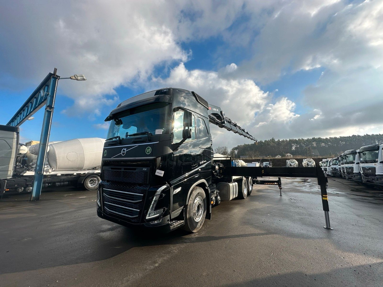 Volvo FH 540 6x4 Euro6e HIAB X-HIPRO 548 E 8 - Darus autó: 3 kép. Volvo FH 540 6x4 Euro6e HIAB X-HIPRO 548 E 8 - Darus autó: 3 kép.