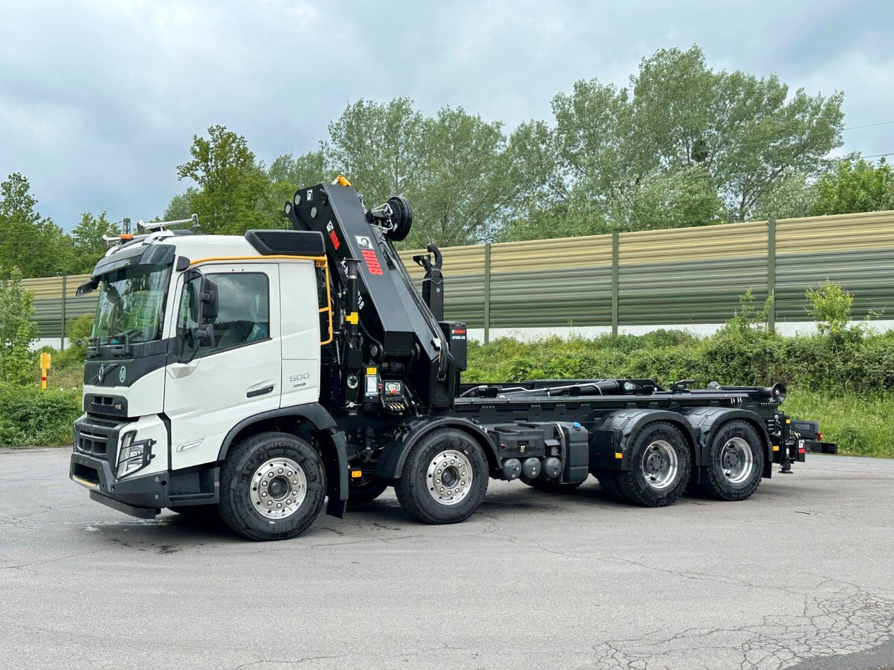 Volvo FMX 500 8x4 Abrollkipper + Kran Hiab 658-6 - Horgos rakodó teherautó, Darus autó: 3 kép. Volvo FMX 500 8x4 Abrollkipper + Kran Hiab 658-6 - Horgos rakodó teherautó, Darus autó: 3 kép.