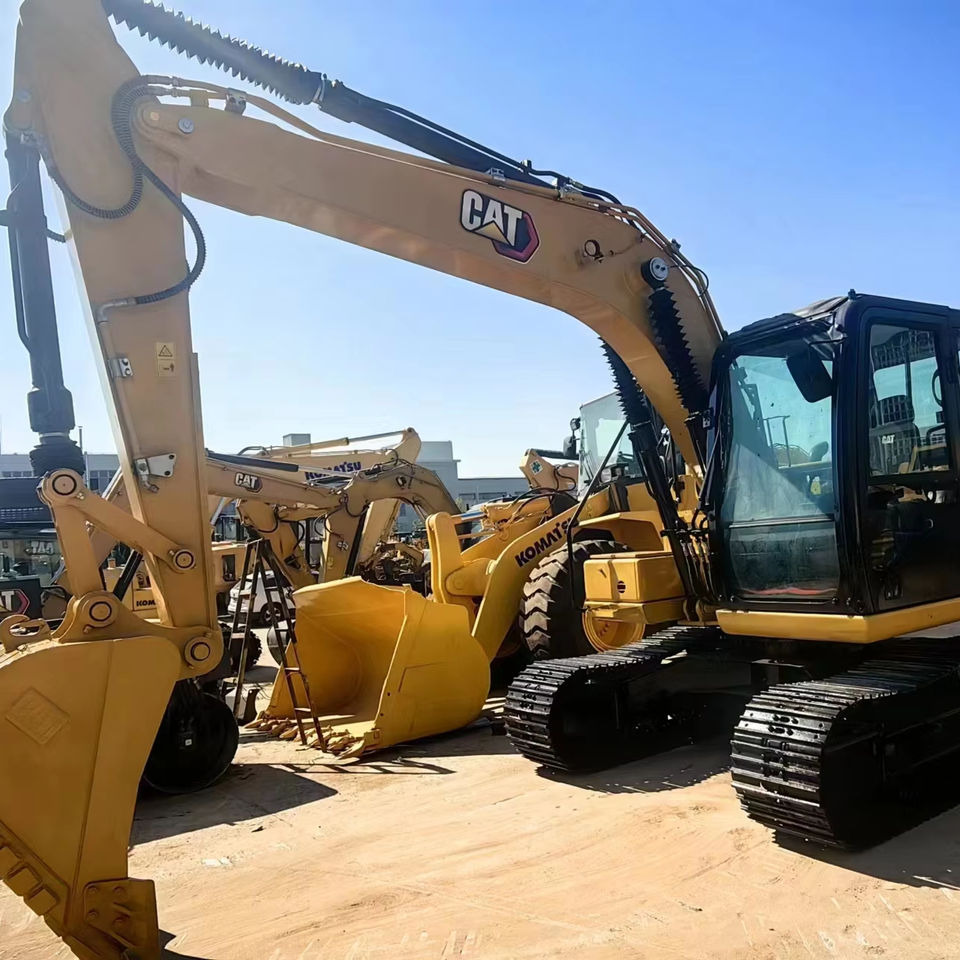 Caterpillar Used 20 Ton Tier 4 Excavator 312GC 312D2GC 313D 320D with Low Price Core Components Engine and Bearing - Lánctalpas kotró: 1 kép. Caterpillar Used 20 Ton Tier 4 Excavator 312GC 312D2GC 313D 320D with Low Price Core Components Engine and Bearing - Lánctalpas kotró: 1 kép.