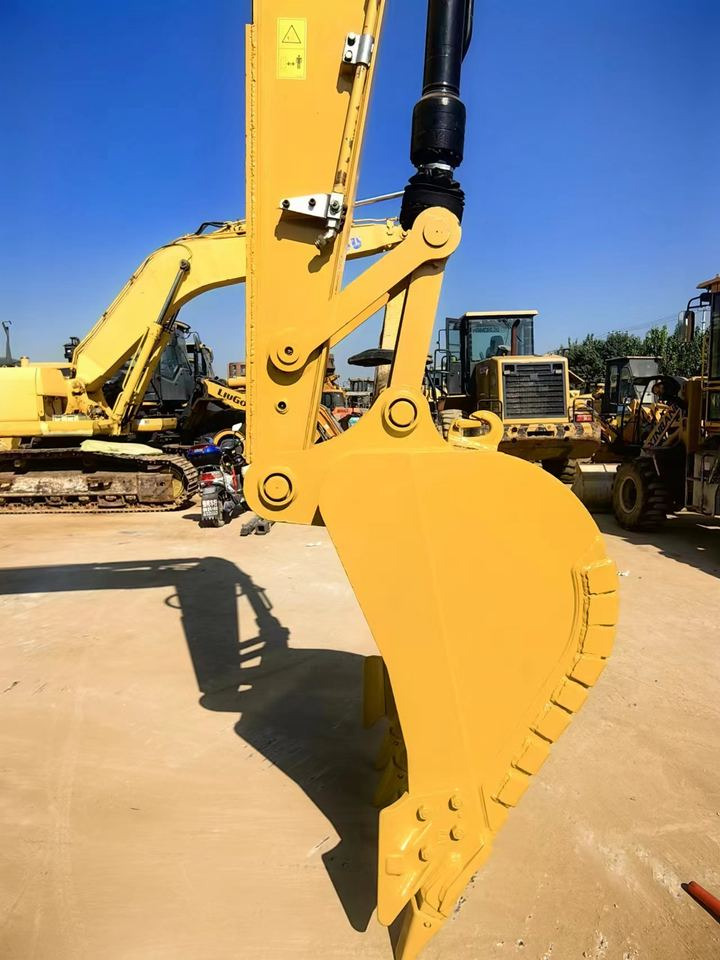 Caterpillar Used 20 Ton Tier 4 Excavator 312GC 312D2GC 313D 320D with Low Price Core Components Engine and Bearing - Lánctalpas kotró: 3 kép. Caterpillar Used 20 Ton Tier 4 Excavator 312GC 312D2GC 313D 320D with Low Price Core Components Engine and Bearing - Lánctalpas kotró: 3 kép.