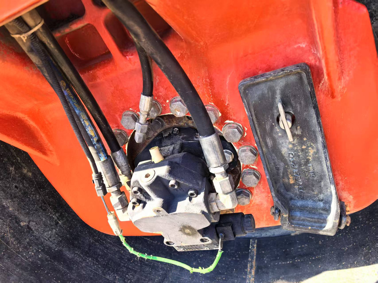 DYNAPAC CC6200 - Henger: 5 kép. DYNAPAC CC6200 - Henger: 5 kép.