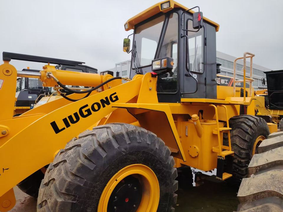 Good Condition 835 836 856 856H 862 856H Liugong 2023 Year Used 5tons Wheel Loader Second Hand Front End Loader - Gumikerekes homlokrakodó: 3 kép. Good Condition 835 836 856 856H 862 856H Liugong 2023 Year Used 5tons Wheel Loader Second Hand Front End Loader - Gumikerekes homlokrakodó: 3 kép.