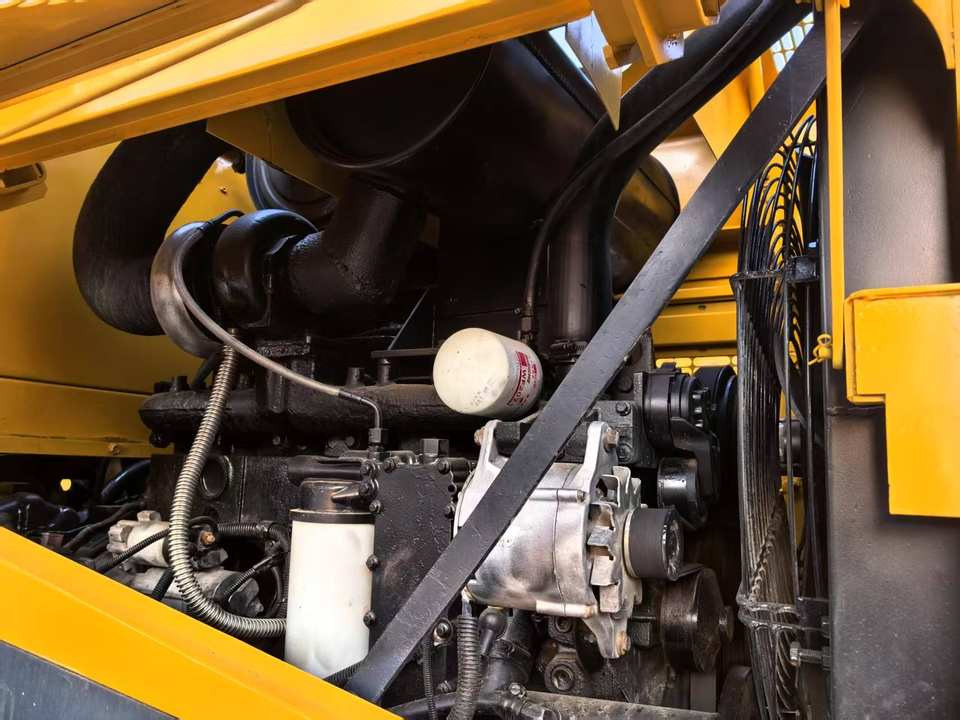 Japan Komatsu WA380-3 WA380-6 WA400-1 WA400-3 WA320-6 WA430-5 Mining Wheel Loader, Used Komatsu WA380 Mini Front End Loader - Gumikerekes homlokrakodó: 4 kép. Japan Komatsu WA380-3 WA380-6 WA400-1 WA400-3 WA320-6 WA430-5 Mining Wheel Loader, Used Komatsu WA380 Mini Front End Loader - Gumikerekes homlokrakodó: 4 kép.