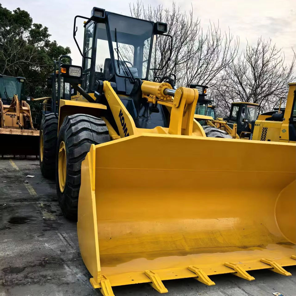 Japan Komatsu WA380-3 WA380-6 WA400-1 WA400-3 WA320-6 WA430-5 Mining Wheel Loader, Used Komatsu WA380 Mini Front End Loader - Gumikerekes homlokrakodó: 1 kép. Japan Komatsu WA380-3 WA380-6 WA400-1 WA400-3 WA320-6 WA430-5 Mining Wheel Loader, Used Komatsu WA380 Mini Front End Loader - Gumikerekes homlokrakodó: 1 kép.