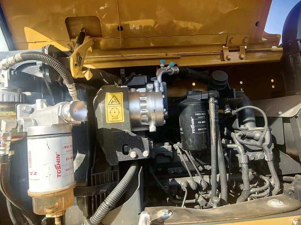 KOMATSU PC 70-8 - Lánctalpas kotró: 5 kép. KOMATSU PC 70-8 - Lánctalpas kotró: 5 kép.