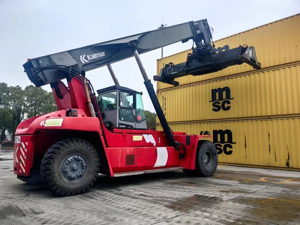 Kalmar DRF450 Sweden Kalmar Used 45 Ton Reach Stacker for Containers to Popularly Sell - Konténerrakodó: 2 kép. Kalmar DRF450 Sweden Kalmar Used 45 Ton Reach Stacker for Containers to Popularly Sell - Konténerrakodó: 2 kép.