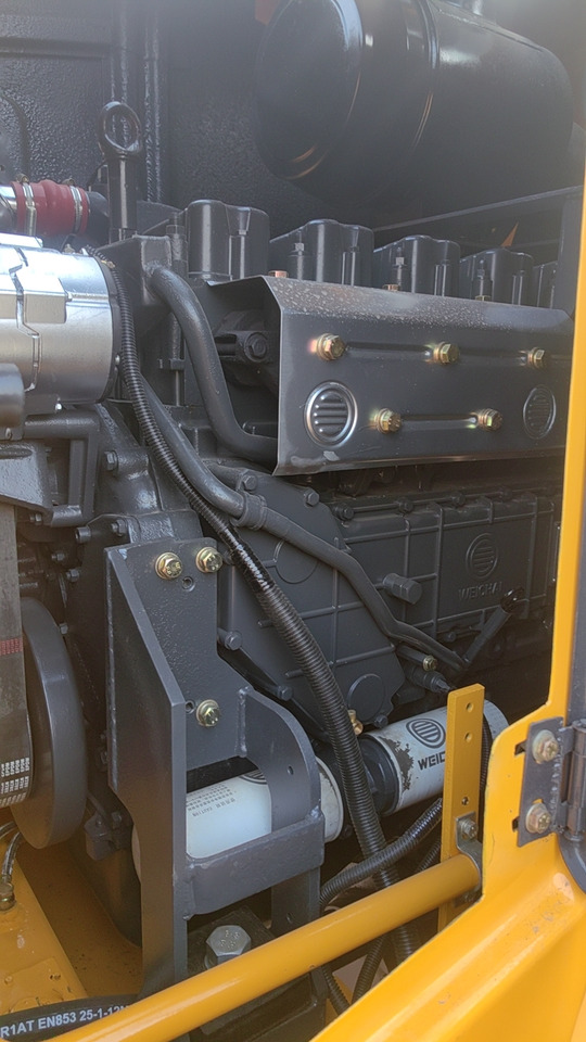 Gumikerekes homlokrakodó LIUGONG 856: 6 kép.