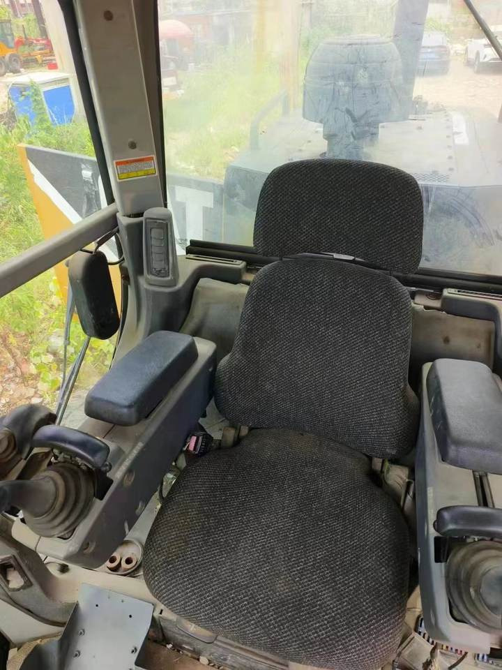 Original CAT 160M Grader Used Caterpillar Brand CAT 140H 140K 160K 120H 14G Motor Grader High Quality - Gréder: 5 kép. Original CAT 160M Grader Used Caterpillar Brand CAT 140H 140K 160K 120H 14G Motor Grader High Quality - Gréder: 5 kép.