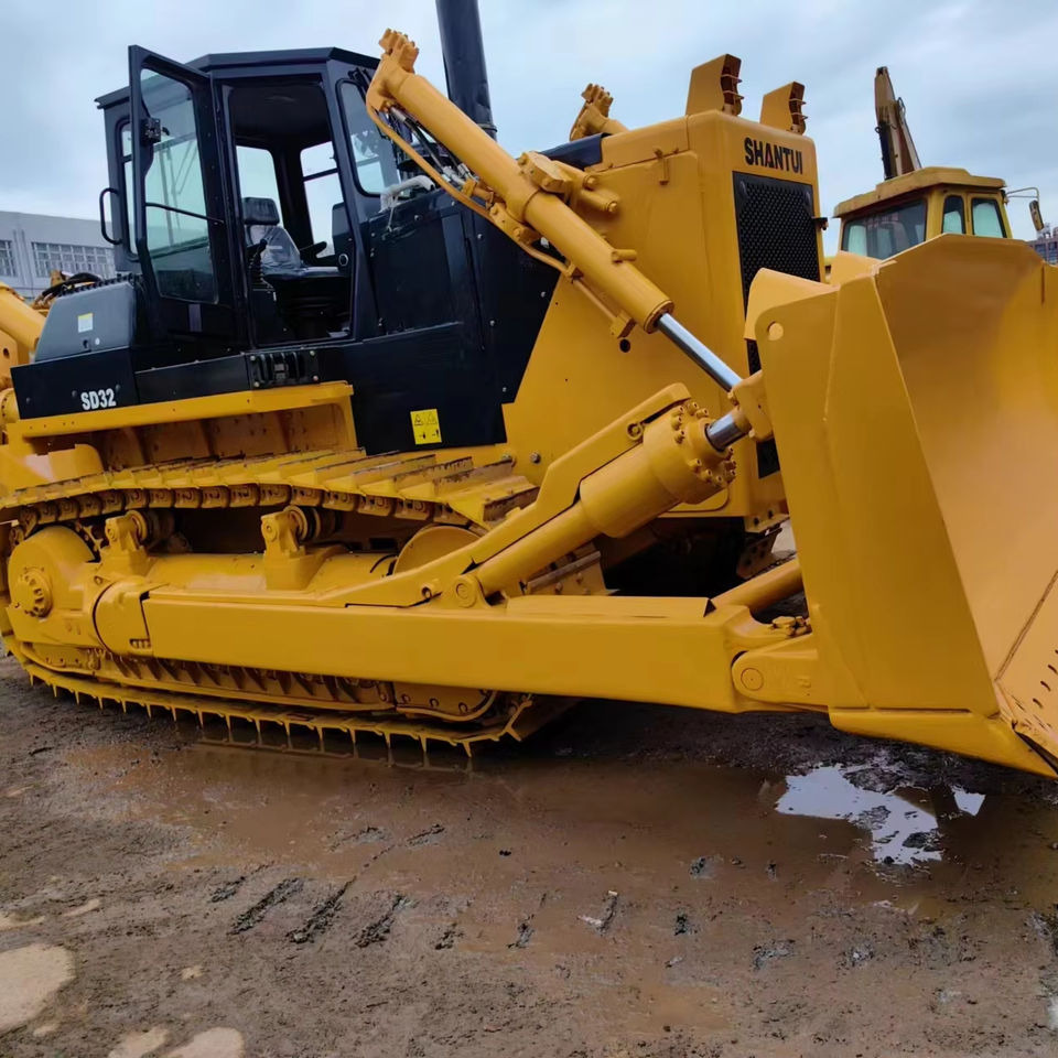 Shantui Second Hand Bulldozer SD32 Original Used Ripper Crawler Bulldozer Core Bearing Including Models SD13 SD16 SD22 SD32 SD42 - Buldózer: 1 kép. Shantui Second Hand Bulldozer SD32 Original Used Ripper Crawler Bulldozer Core Bearing Including Models SD13 SD16 SD22 SD32 SD42 - Buldózer: 1 kép.