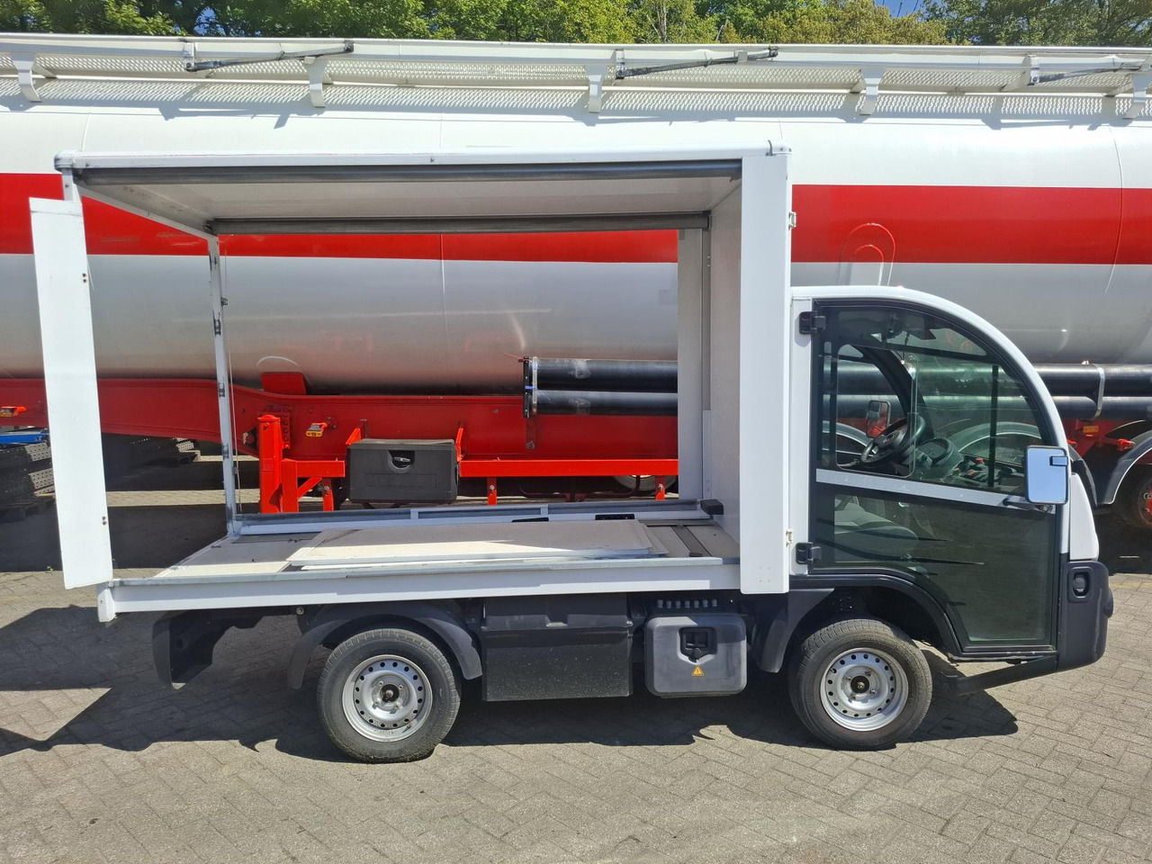 Aixam Mega E-Worker Elektrische Bakwagen RK-437-P - Golfkocsi: 5 kép. Aixam Mega E-Worker Elektrische Bakwagen RK-437-P - Golfkocsi: 5 kép.