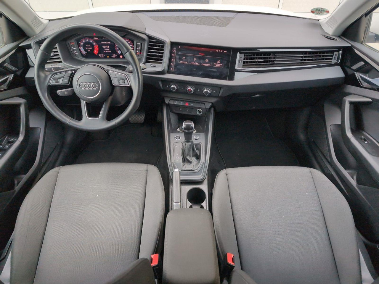 Audi A1 Sportback 30 TFSI S edition | 2021 | 82.211 km | Automaat | T635GD | NAP: Geen oordeel - Hatchback: 5 kép. Audi A1 Sportback 30 TFSI S edition | 2021 | 82.211 km | Automaat | T635GD | NAP: Geen oordeel - Hatchback: 5 kép.