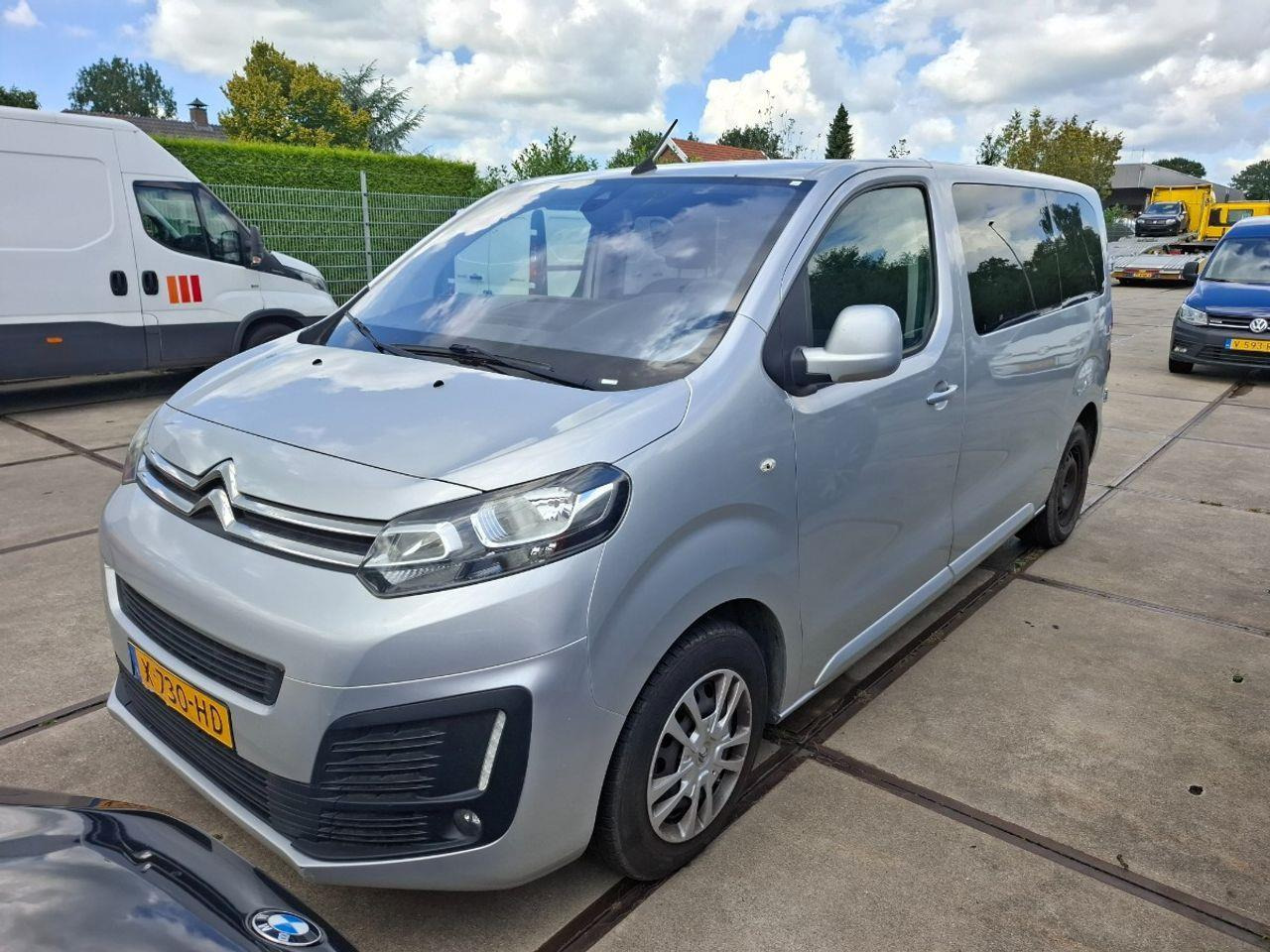 Citroen SpaceTourer 1.6 BlueHDi 115 M S&S Business | 2016 | 160.593 km | X730HD | NAP: Geen oordeel - Autó: 1 kép. Citroen SpaceTourer 1.6 BlueHDi 115 M S&S Business | 2016 | 160.593 km | X730HD | NAP: Geen oordeel - Autó: 1 kép.