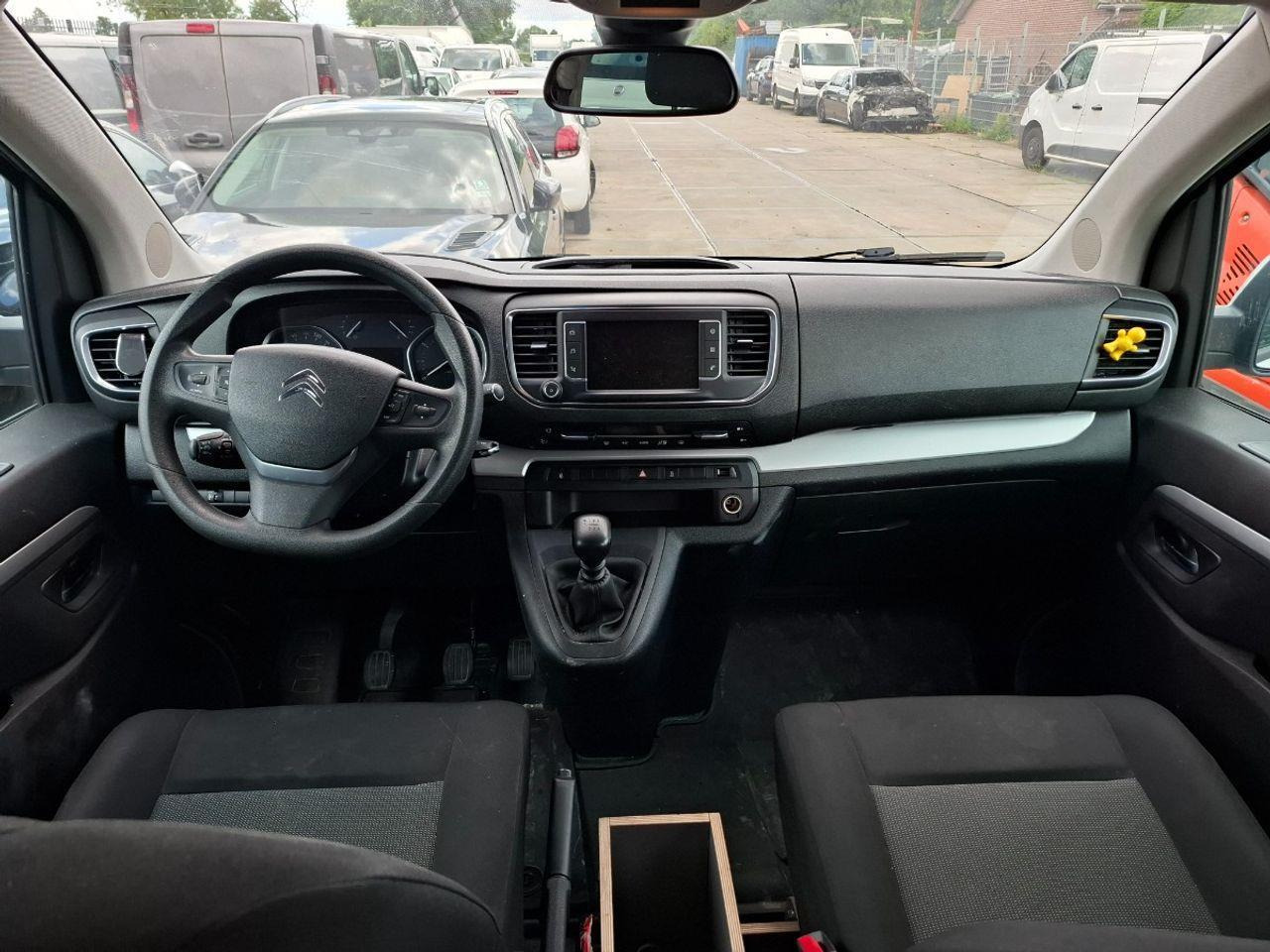 Citroen SpaceTourer 1.6 BlueHDi 115 M S&S Business | 2016 | 160.593 km | X730HD | NAP: Geen oordeel - Autó: 5 kép. Citroen SpaceTourer 1.6 BlueHDi 115 M S&S Business | 2016 | 160.593 km | X730HD | NAP: Geen oordeel - Autó: 5 kép.