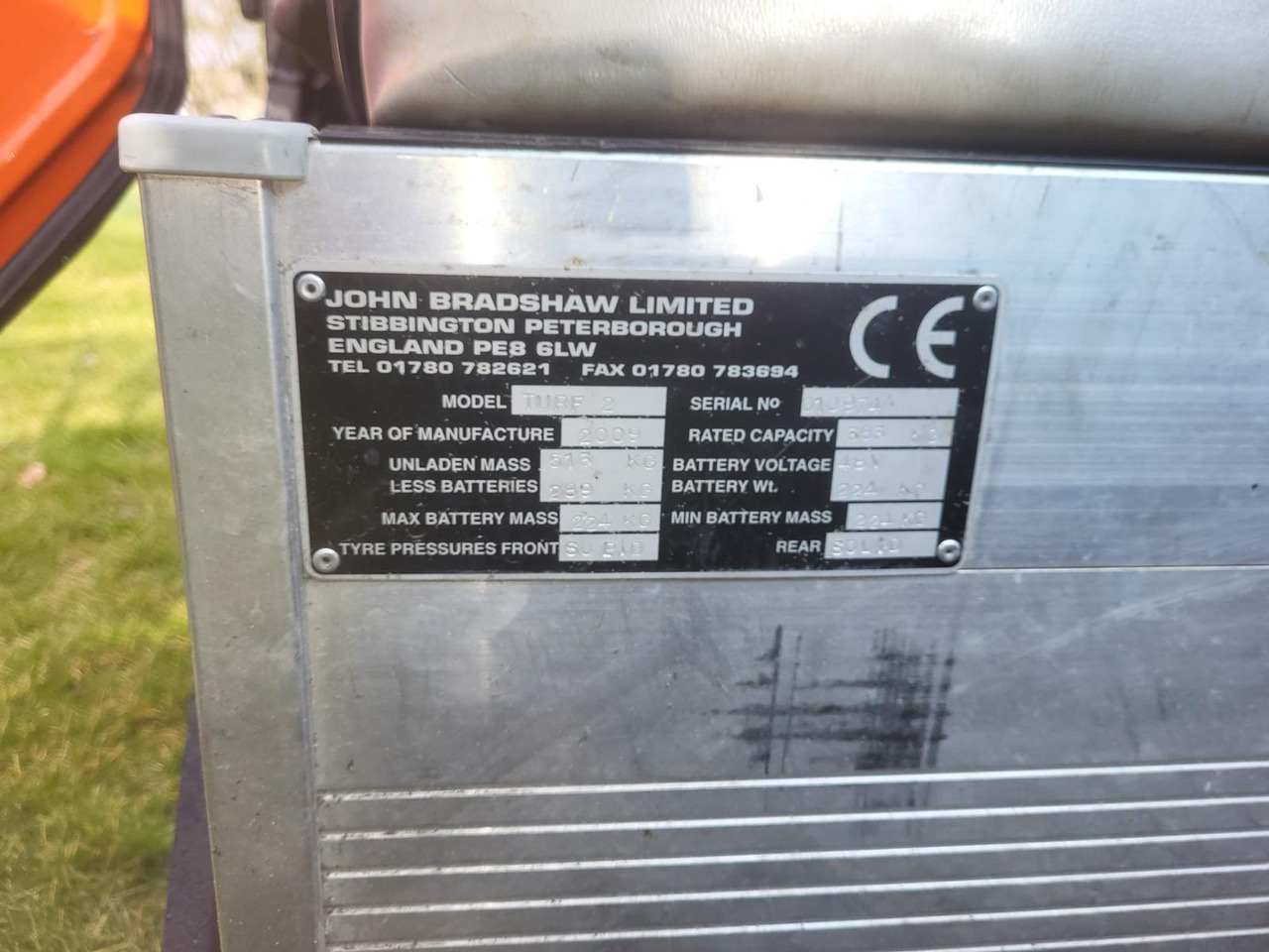 Club Car Carryall Turf 2 2009 Dichte Cabine en Elektrische Kiepbak Marge kavel Incl Lader - Golfkocsi: 5 kép. Club Car Carryall Turf 2 2009 Dichte Cabine en Elektrische Kiepbak Marge kavel Incl Lader - Golfkocsi: 5 kép.