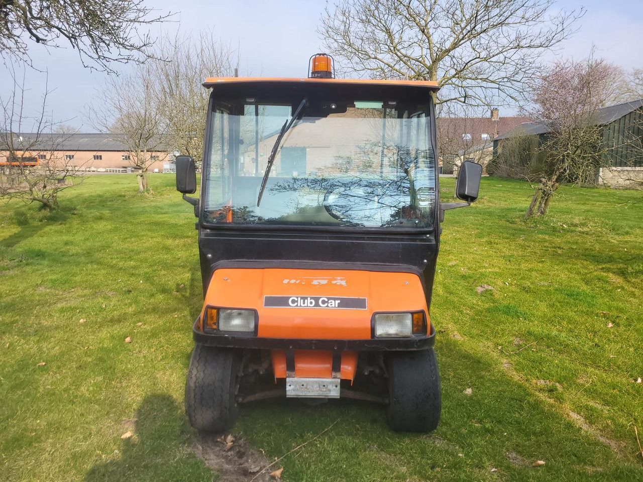 Club Car Carryall Turf 2 2009 Dichte Cabine en Elektrische Kiepbak Marge kavel Incl Lader - Golfkocsi: 2 kép. Club Car Carryall Turf 2 2009 Dichte Cabine en Elektrische Kiepbak Marge kavel Incl Lader - Golfkocsi: 2 kép.
