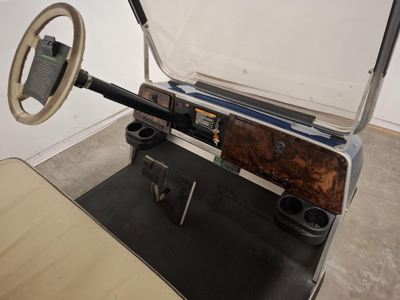 ClubCar Ds 2 seater T-50-BVD - Golfkocsi: 4 kép. ClubCar Ds 2 seater T-50-BVD - Golfkocsi: 4 kép.
