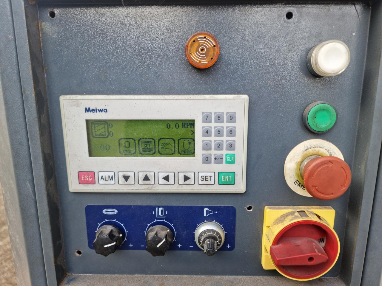 EVC MH R9-2000AE Wikkelmachine - Garázs felszerelés: 3 kép. EVC MH R9-2000AE Wikkelmachine - Garázs felszerelés: 3 kép.