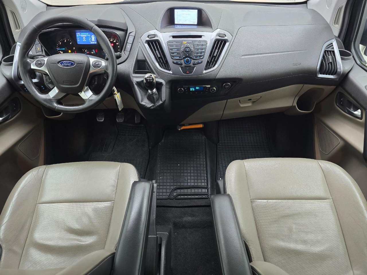 Ford Transit Custom 290 2.2 TDCI L2H1 Anniversary Edition DC | 2016 | 235.664 km | VX721S | NAP: Logisch - Egyéb gépek: 5 kép. Ford Transit Custom 290 2.2 TDCI L2H1 Anniversary Edition DC | 2016 | 235.664 km | VX721S | NAP: Logisch - Egyéb gépek: 5 kép.