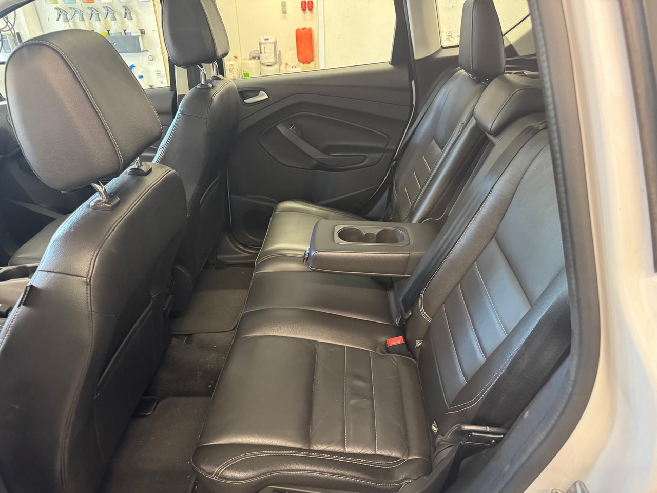 Autó Ford C-Max 2.0 Plug-in Hybrid Titanium Plus | HL-834-P: 31 kép.