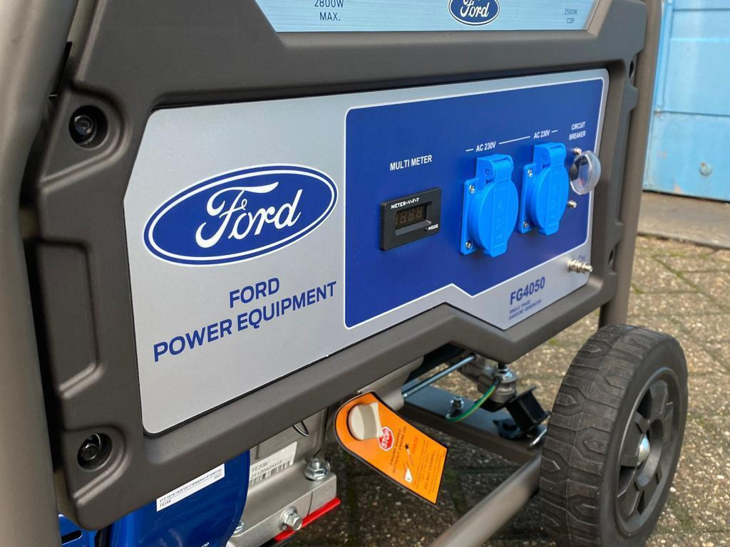 Ford FG4050 Benzine Generator - Áramfejlesztő: 2 kép. Ford FG4050 Benzine Generator - Áramfejlesztő: 2 kép.