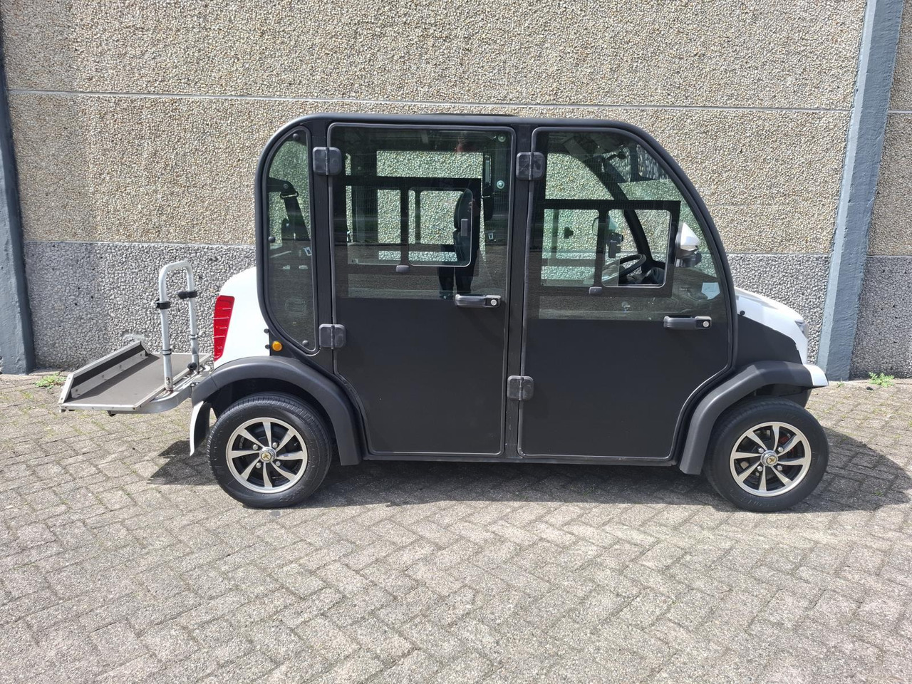 Italcar L4S E-Shuttle 4-zits Elektrische Golfkar (2021) - Golfkocsi: 3 kép. Italcar L4S E-Shuttle 4-zits Elektrische Golfkar (2021) - Golfkocsi: 3 kép.