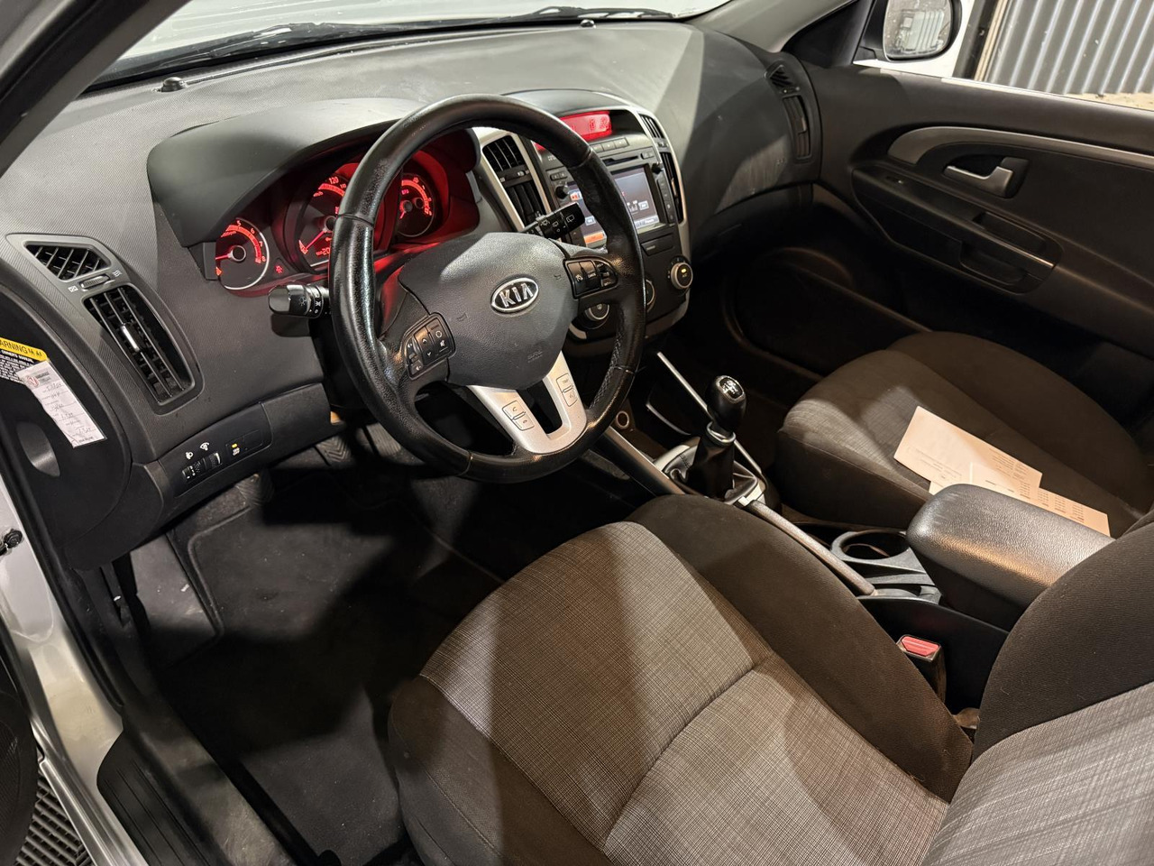 Kia cee'd 1.4 CVVT X-ecutive |2010 | 202.277 km | 07-LXR-5 - Hatchback: 4 kép. Kia cee'd 1.4 CVVT X-ecutive |2010 | 202.277 km | 07-LXR-5 - Hatchback: 4 kép.