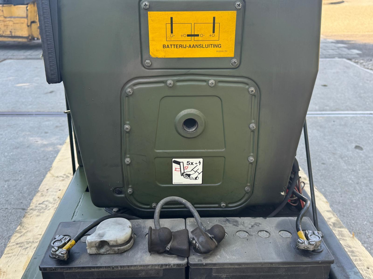 Kirsch Generator met Hatz 1040C Diesel - Áramfejlesztő: 3 kép. Kirsch Generator met Hatz 1040C Diesel - Áramfejlesztő: 3 kép.