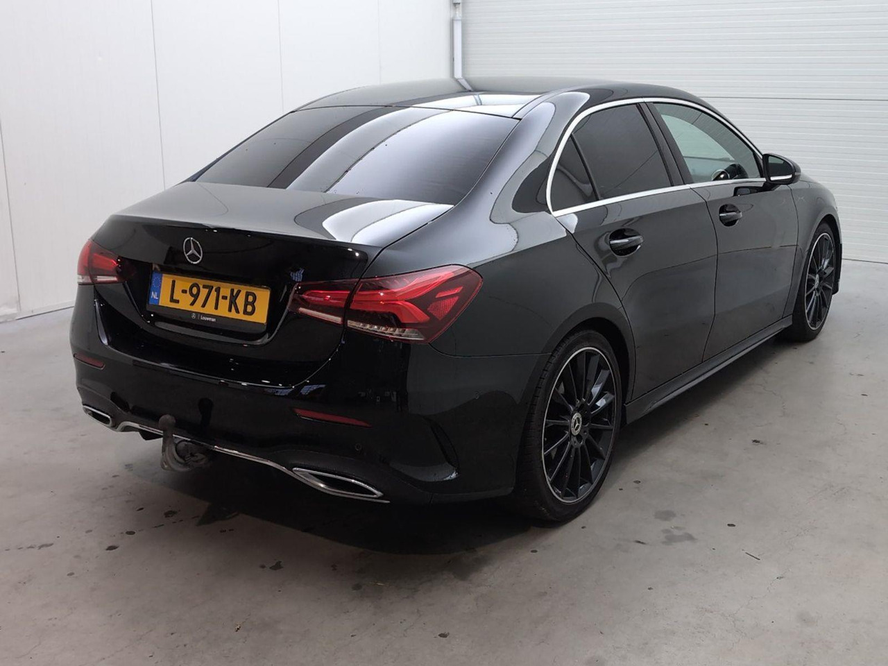 Mercedes-Benz A-klasse 180 Business Solution AMG | 2019 | 114.868 km | Automaat | L971KB | NAP: Geen oordeel - Szedán: 4 kép. Mercedes-Benz A-klasse 180 Business Solution AMG | 2019 | 114.868 km | Automaat | L971KB | NAP: Geen oordeel - Szedán: 4 kép.