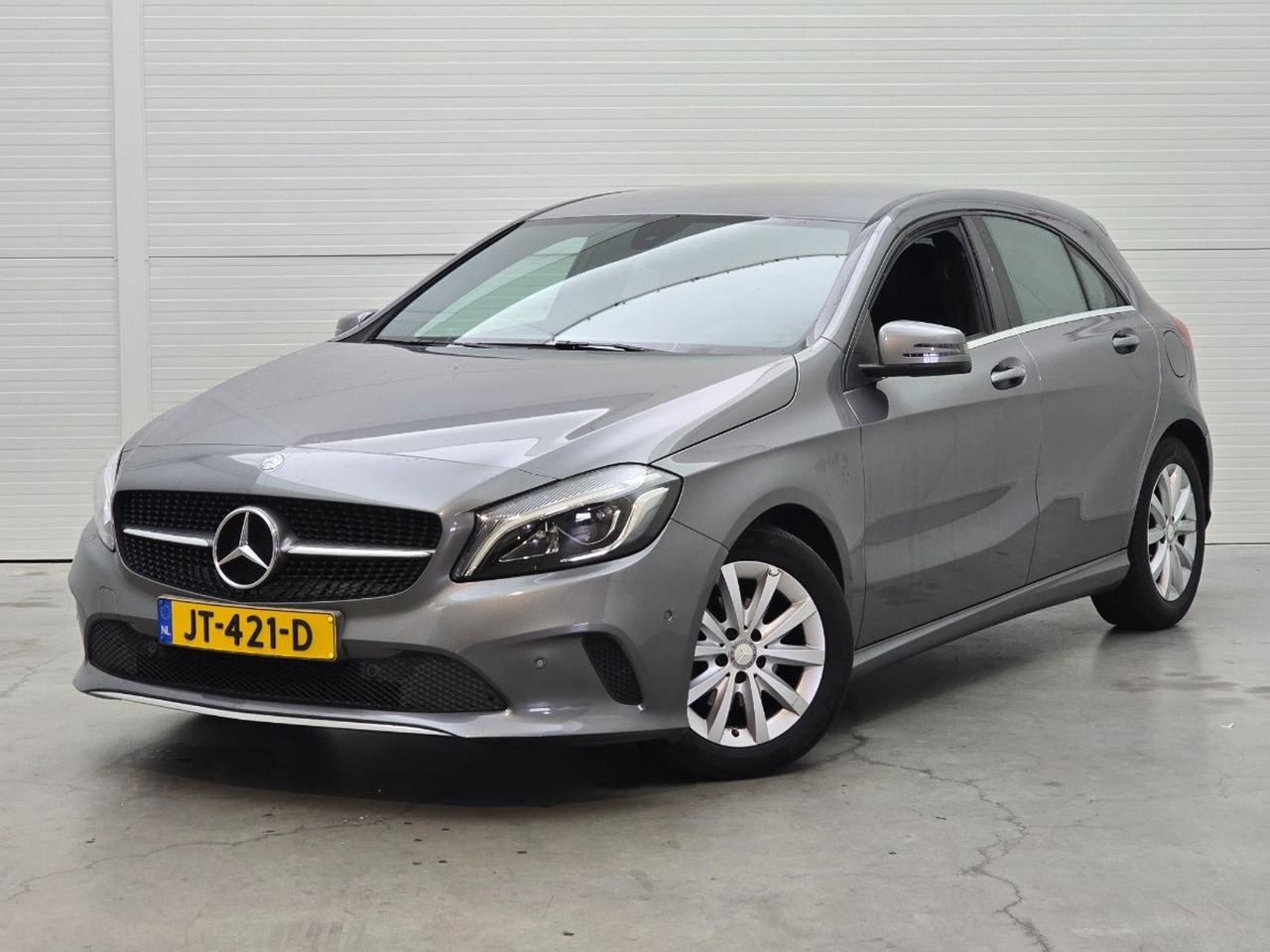Mercedes-Benz A-klasse 180 d Lease Edition | 2016 | 231.875 km | Automaat | JT421D | NAP: Logisch - Hatchback: 1 kép. Mercedes-Benz A-klasse 180 d Lease Edition | 2016 | 231.875 km | Automaat | JT421D | NAP: Logisch - Hatchback: 1 kép.