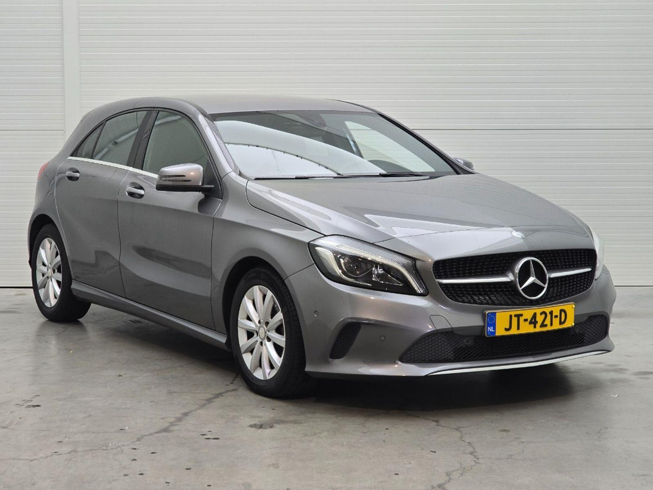 Mercedes-Benz A-klasse 180 d Lease Edition | 2016 | 231.875 km | Automaat | JT421D | NAP: Logisch - Hatchback: 2 kép. Mercedes-Benz A-klasse 180 d Lease Edition | 2016 | 231.875 km | Automaat | JT421D | NAP: Logisch - Hatchback: 2 kép.