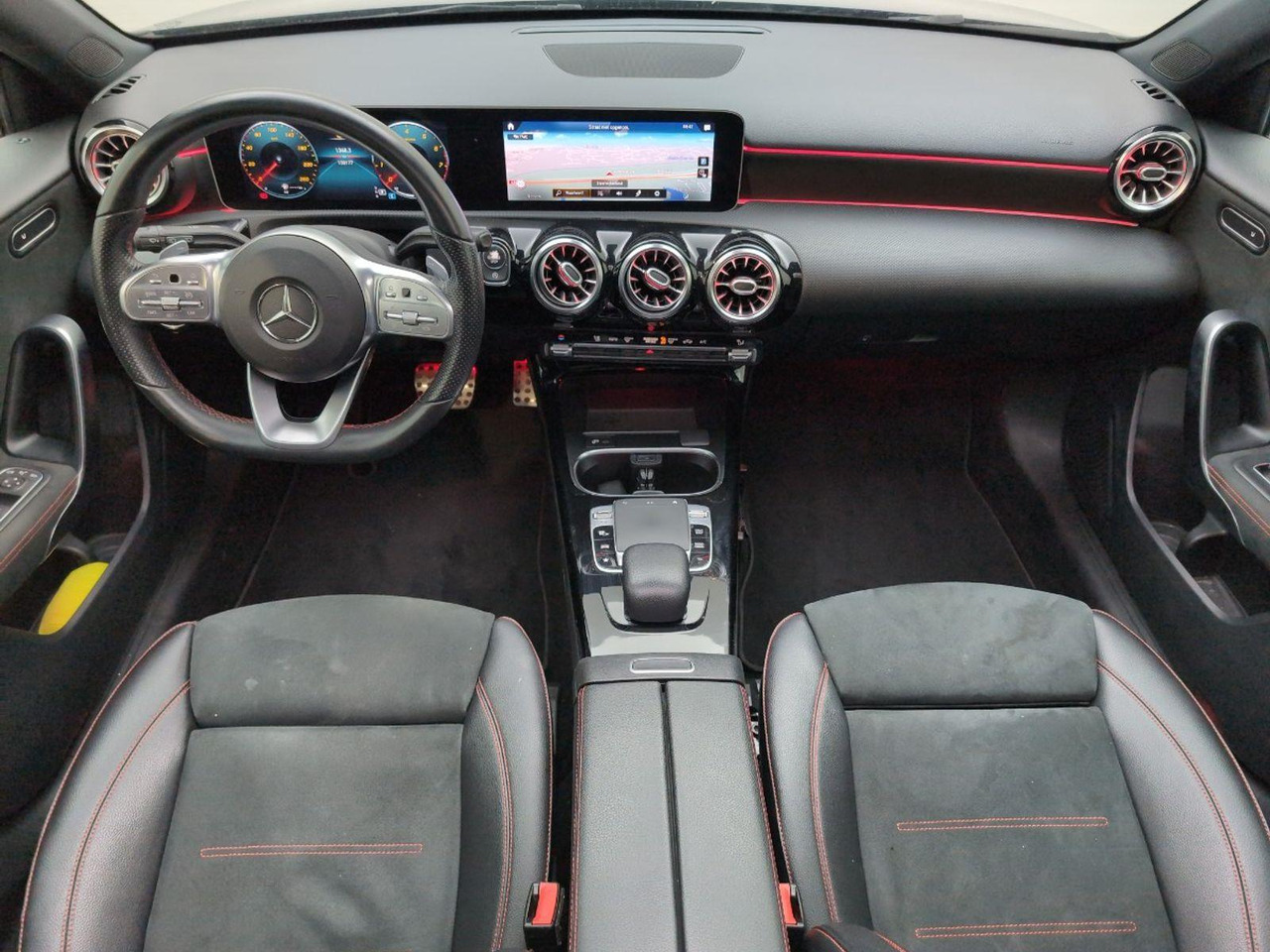 Mercedes-Benz A-klasse 220 4MATIC Premium Plus | 2019 | 130.177 km | Automaat | T127TZ | NAP: Geen oordeel - Hatchback: 5 kép. Mercedes-Benz A-klasse 220 4MATIC Premium Plus | 2019 | 130.177 km | Automaat | T127TZ | NAP: Geen oordeel - Hatchback: 5 kép.
