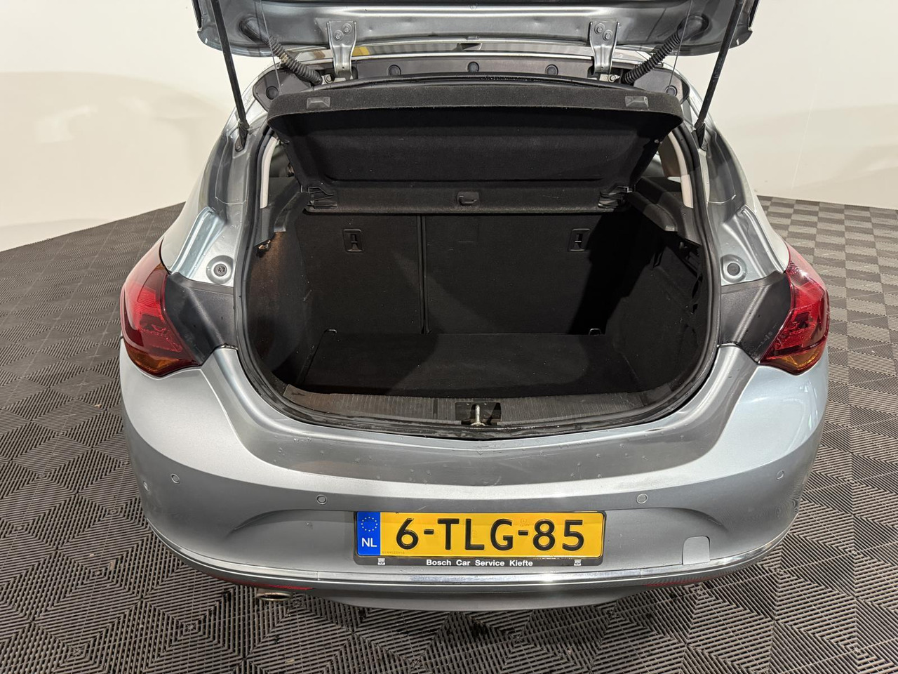 Opel Astra 1.4 Turbo Sport |2014 | 198.191 km | 6-TLG-85 - Hatchback: 5 kép. Opel Astra 1.4 Turbo Sport |2014 | 198.191 km | 6-TLG-85 - Hatchback: 5 kép.