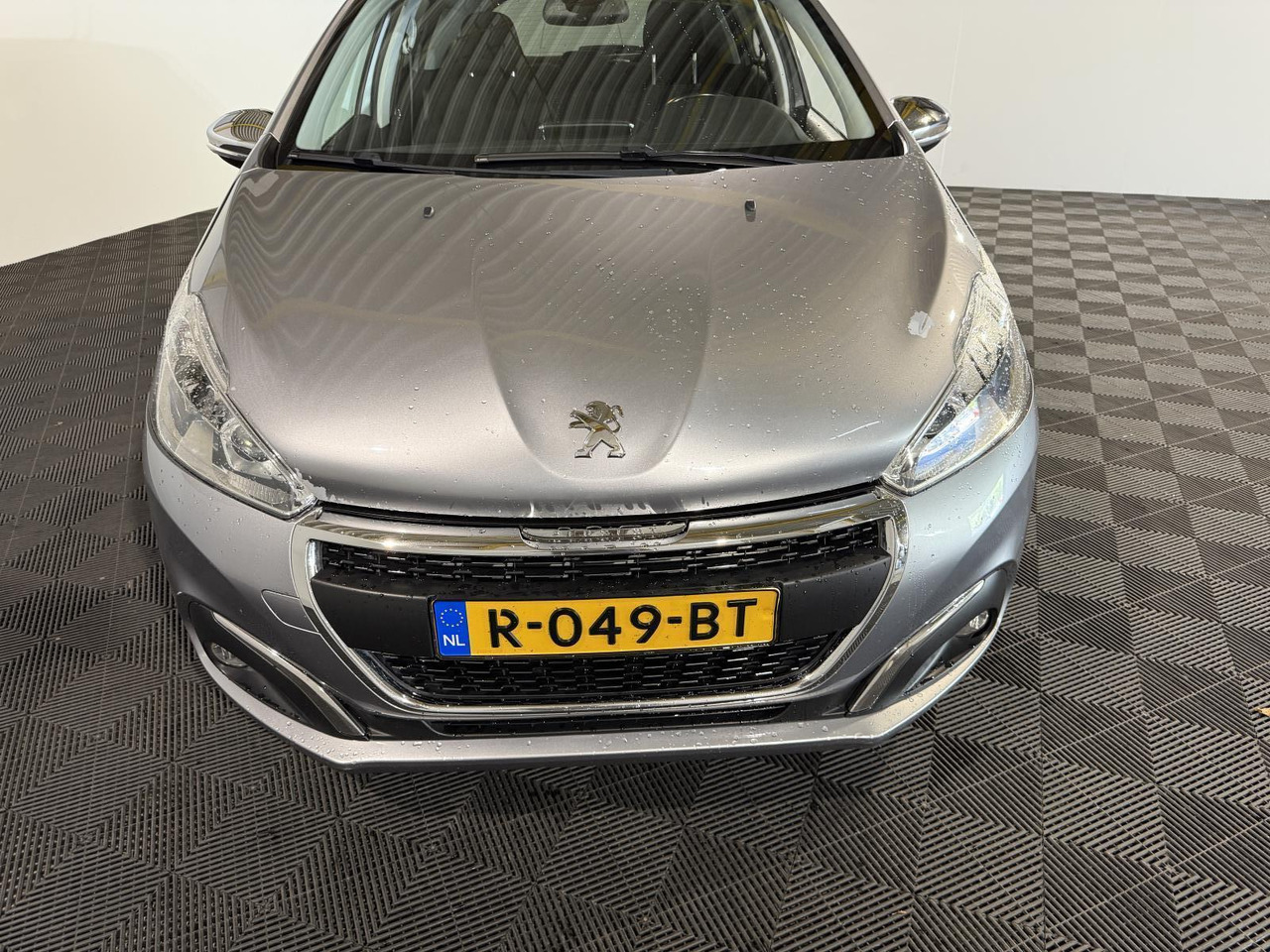 Peugeot | 208 | 1.5 BlueHDi Blue Lease Allure | 2019 | 183.354 km | R049BT | Geen oordeel - Hatchback: 2 kép. Peugeot | 208 | 1.5 BlueHDi Blue Lease Allure | 2019 | 183.354 km | R049BT | Geen oordeel - Hatchback: 2 kép.
