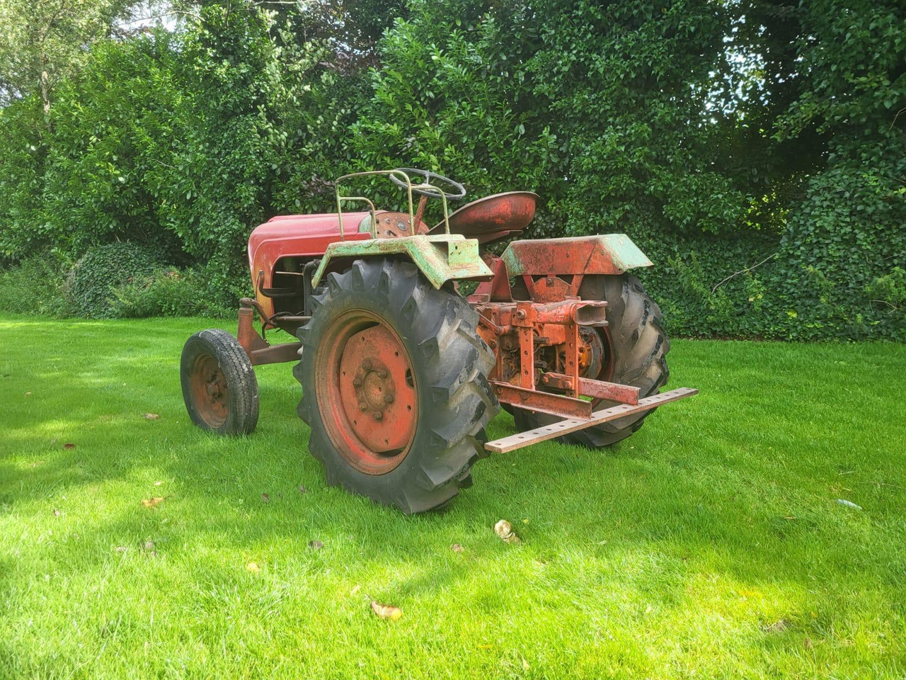 Porsche AP 16 Tractor | 1956 | T-35-DPJ | Schuurvondst - Traktor: 3 kép. Porsche AP 16 Tractor | 1956 | T-35-DPJ | Schuurvondst - Traktor: 3 kép.
