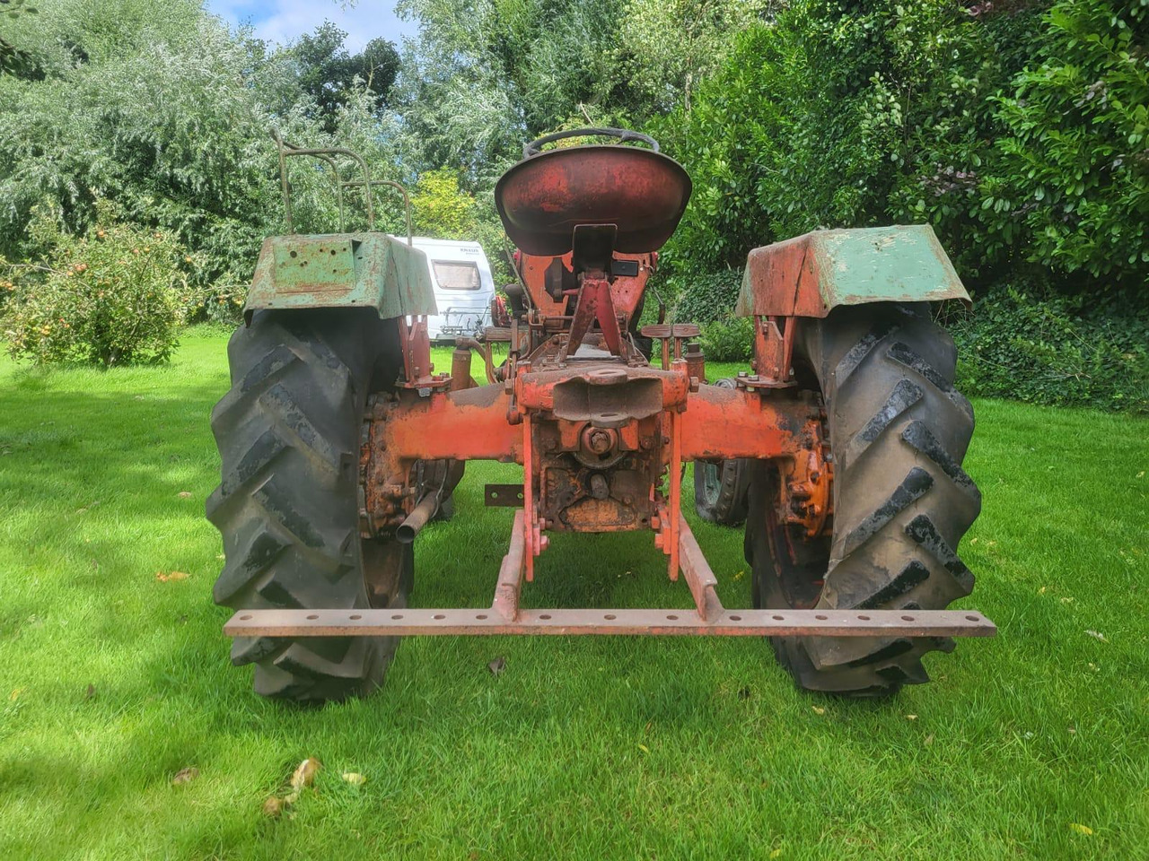 Porsche AP 16 Tractor | 1956 | T-35-DPJ | Schuurvondst - Traktor: 4 kép. Porsche AP 16 Tractor | 1956 | T-35-DPJ | Schuurvondst - Traktor: 4 kép.