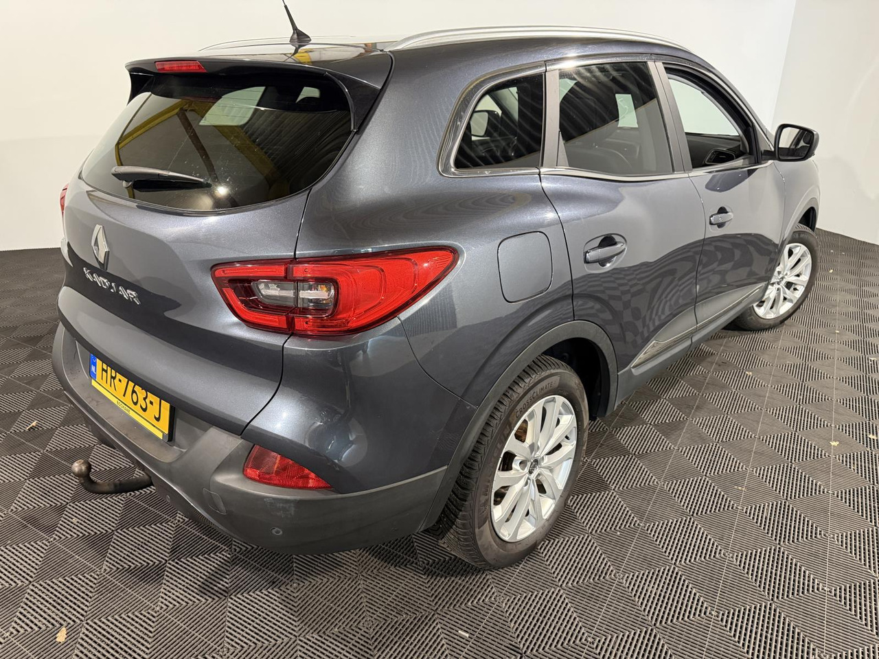 Renault | Kadjar | 1.2 TCe Intens | 2015 | 187.621 km | HR763J | Logisch - Terepjáró/ SUV: 4 kép. Renault | Kadjar | 1.2 TCe Intens | 2015 | 187.621 km | HR763J | Logisch - Terepjáró/ SUV: 4 kép.
