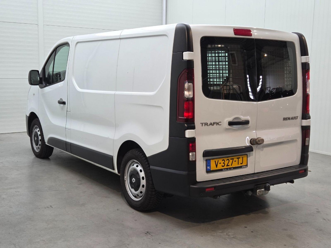 Renault Trafic 1.6 dCi T29 L1H1 Comfort Energy | 2018 | 188.221 km | V327TJ | NAP: Logisch - Furgon: 3 kép. Renault Trafic 1.6 dCi T29 L1H1 Comfort Energy | 2018 | 188.221 km | V327TJ | NAP: Logisch - Furgon: 3 kép.