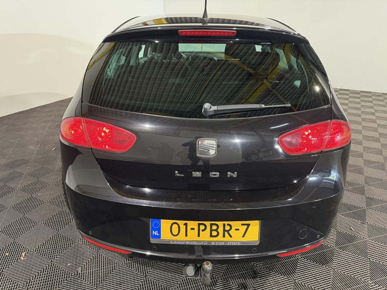 SEAT | Leon | 1.2 TSI Good Stuff | 2011 | 180.589 km | 01PBR7 | Logisch - Hatchback: 3 kép. SEAT | Leon | 1.2 TSI Good Stuff | 2011 | 180.589 km | 01PBR7 | Logisch - Hatchback: 3 kép.