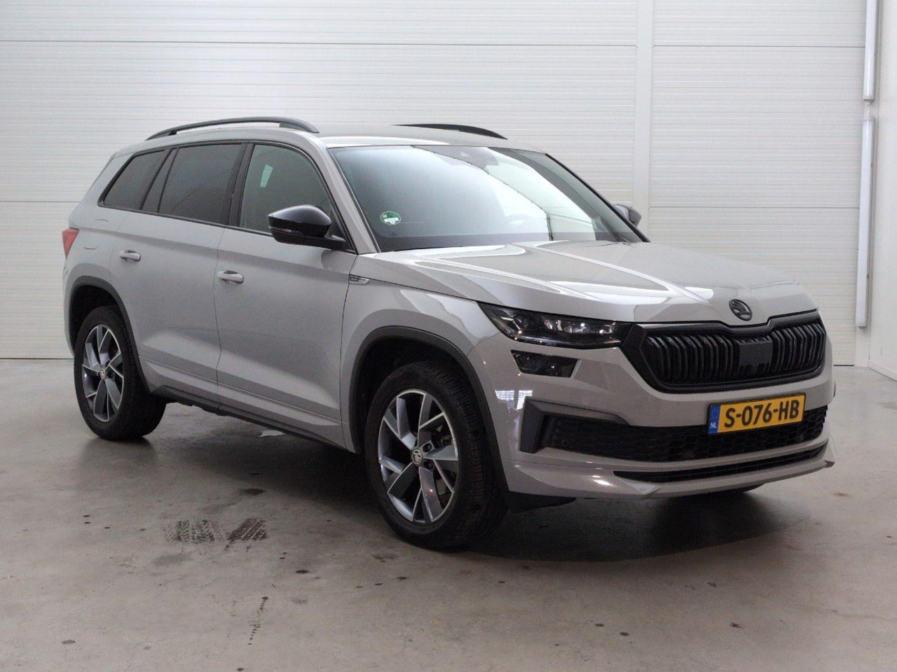 Skoda Kodiaq 1.5 TSI Sportline Business | 2023 | 87.432 km | Automaat | S076HB | NAP: Logisch - Terepjáró/ SUV: 2 kép. Skoda Kodiaq 1.5 TSI Sportline Business | 2023 | 87.432 km | Automaat | S076HB | NAP: Logisch - Terepjáró/ SUV: 2 kép.