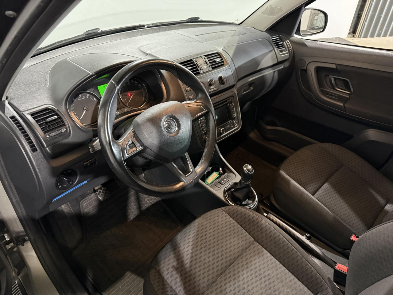 Skoda Roomster 1.2 TSI Drive | 2015 | 119.156 km | 2-XTS-79 - Autó: 4 kép. Skoda Roomster 1.2 TSI Drive | 2015 | 119.156 km | 2-XTS-79 - Autó: 4 kép.