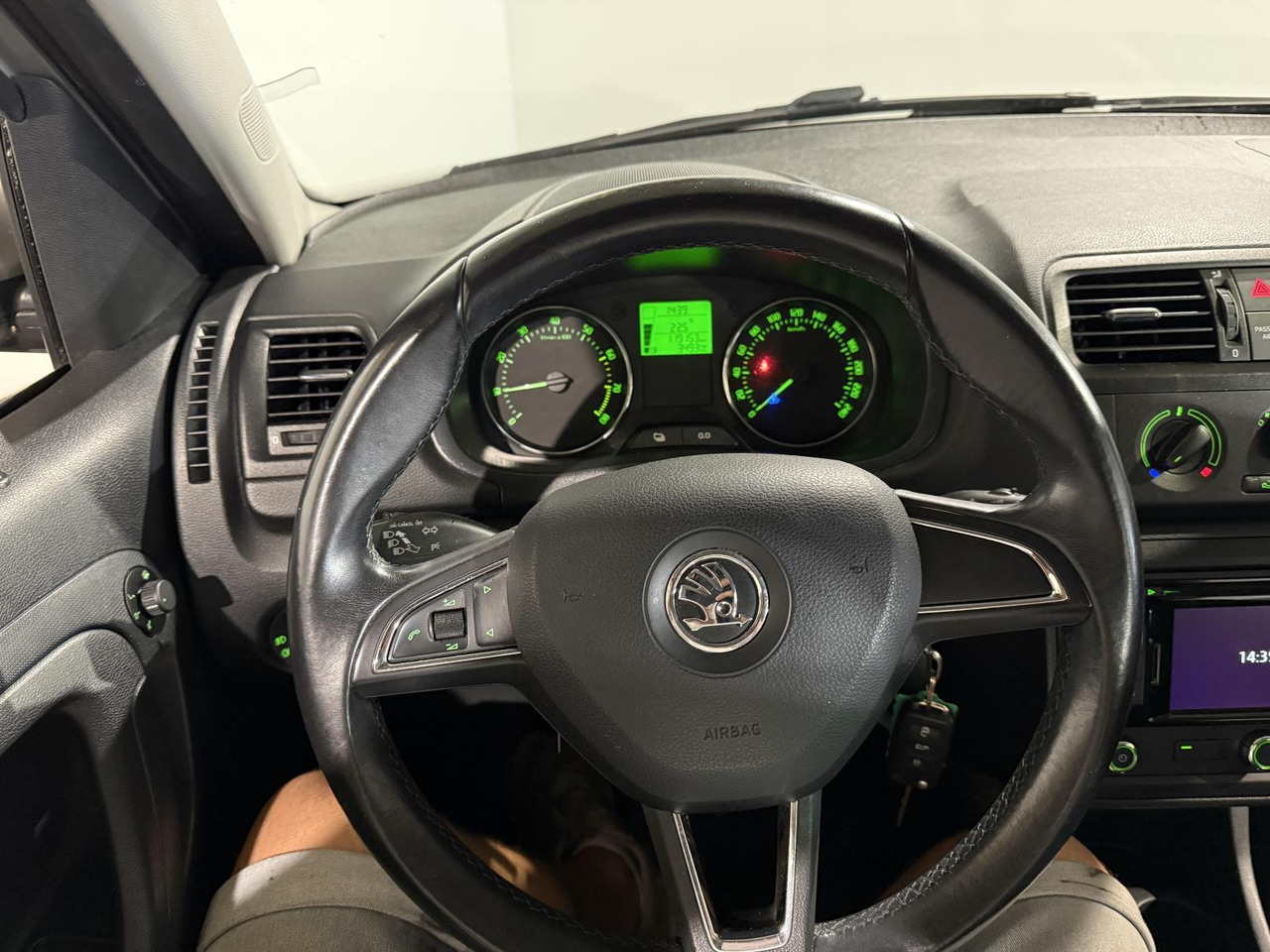 Skoda Roomster 1.2 TSI Drive | 2015 | 119.156 km | 2-XTS-79 - Autó: 5 kép. Skoda Roomster 1.2 TSI Drive | 2015 | 119.156 km | 2-XTS-79 - Autó: 5 kép.