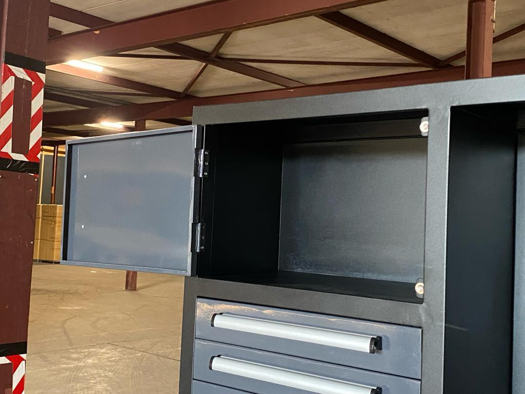 StahlWorks 30DG Gereedschapswand 30 Lades. - Garázs felszerelés: 3 kép. StahlWorks 30DG Gereedschapswand 30 Lades. - Garázs felszerelés: 3 kép.
