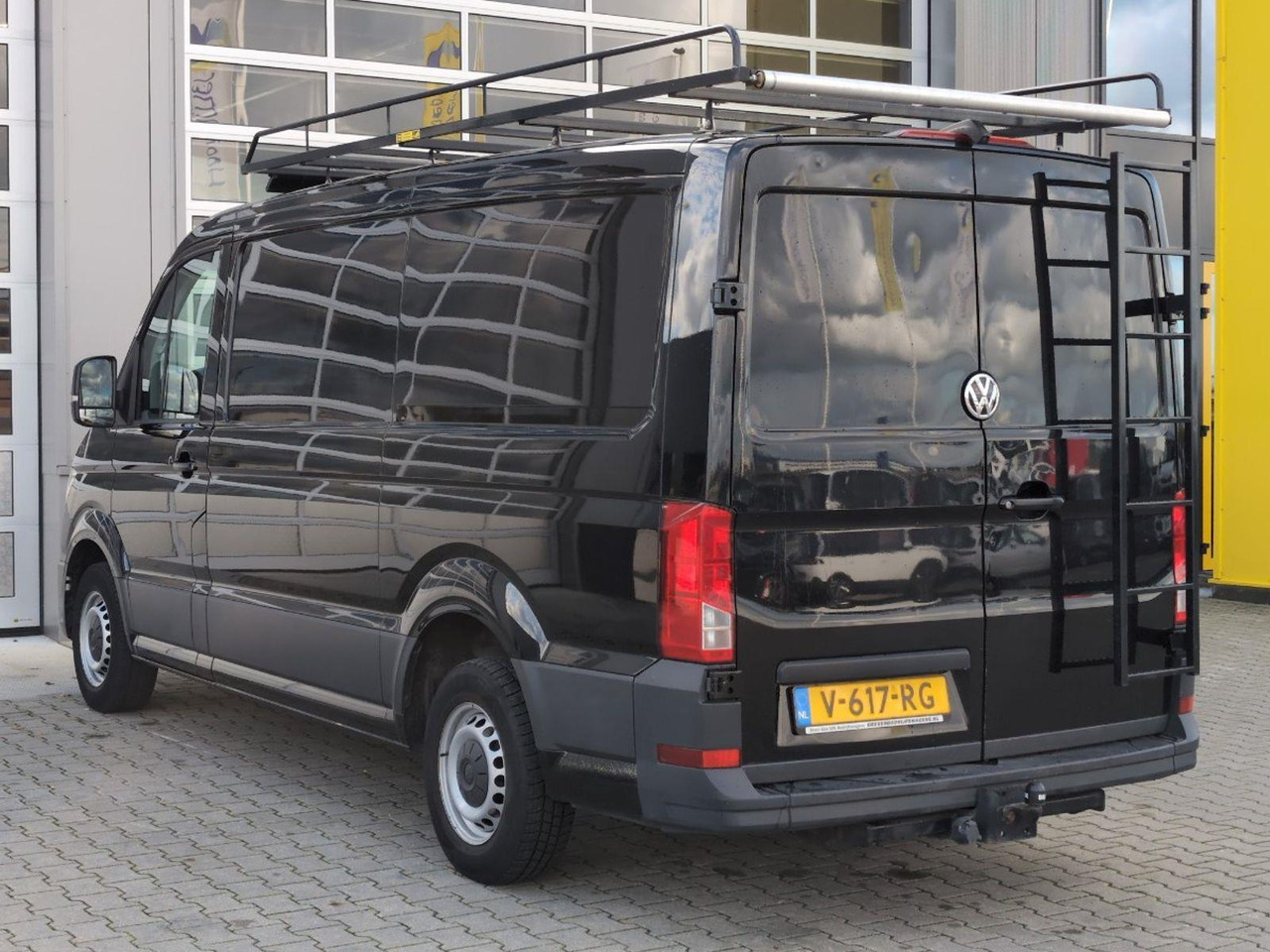 Volkswagen Crafter 30 2.0 TDI L3H2 Trendline | 2018 | 101.985 km | V617RG | NAP: Logisch - Furgon: 3 kép. Volkswagen Crafter 30 2.0 TDI L3H2 Trendline | 2018 | 101.985 km | V617RG | NAP: Logisch - Furgon: 3 kép.