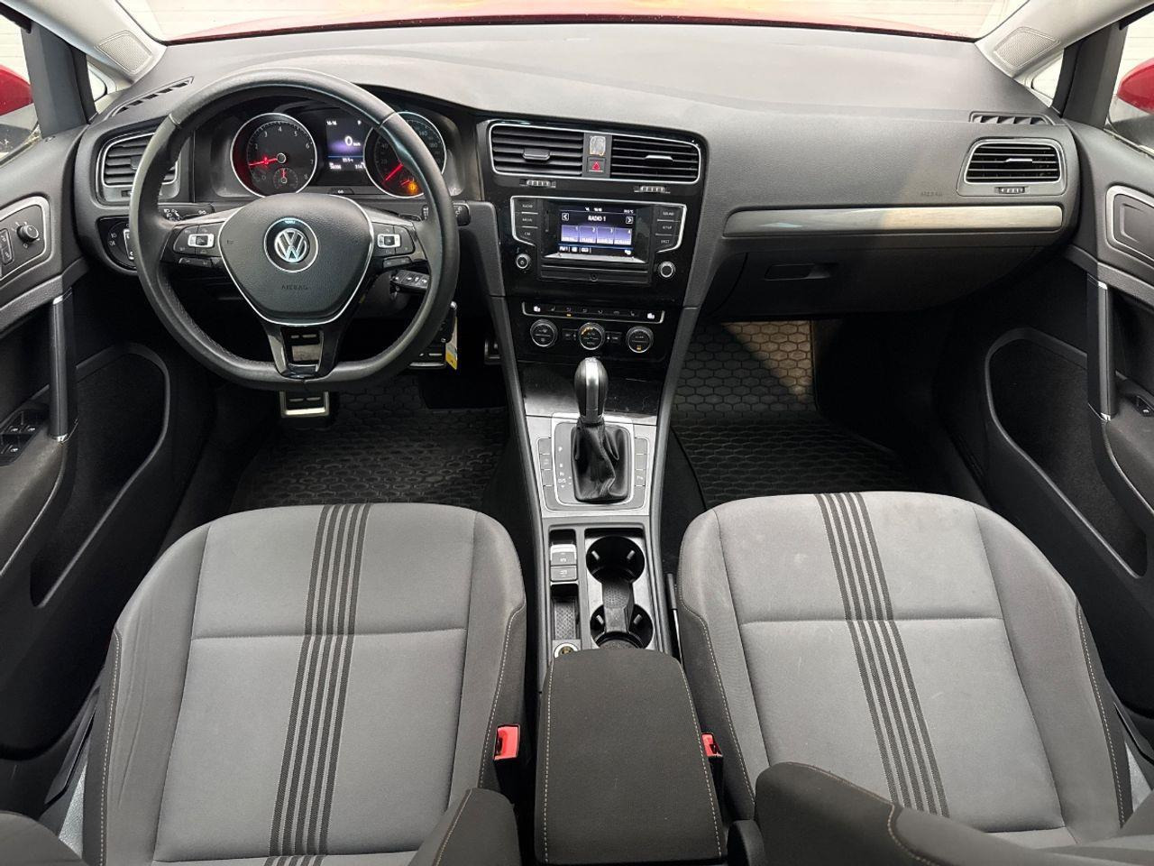 Volkswagen Golf 1.2 TSI Connected Series | 2016 | 56.005 km | X952DH | NAP: Geen oordeel - Autó: 5 kép. Volkswagen Golf 1.2 TSI Connected Series | 2016 | 56.005 km | X952DH | NAP: Geen oordeel - Autó: 5 kép.
