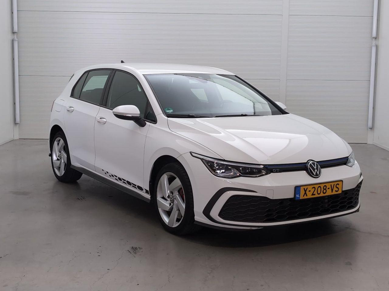 Volkswagen Golf 1.4 eHybrid GTE | 2021 | 89.795 km | Automaat | X208VS | NAP: Geen oordeel - Hatchback: 2 kép. Volkswagen Golf 1.4 eHybrid GTE | 2021 | 89.795 km | Automaat | X208VS | NAP: Geen oordeel - Hatchback: 2 kép.