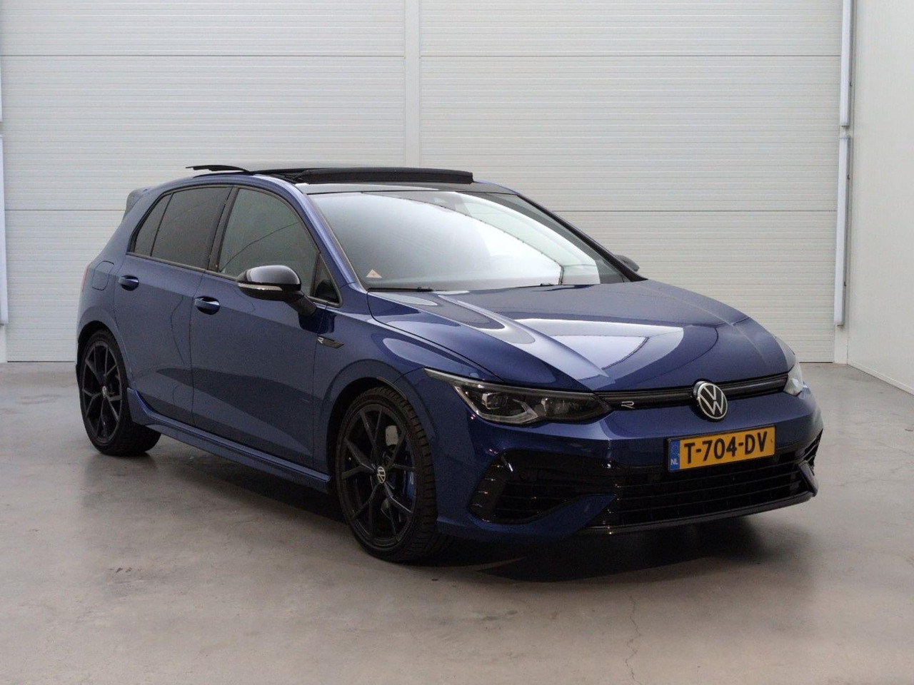 Volkswagen Golf 2.0 TSI R 4Motion | 2021 | 59.325 km | Automaat | T704DV | NAP: Geen oordeel - Hatchback: 2 kép. Volkswagen Golf 2.0 TSI R 4Motion | 2021 | 59.325 km | Automaat | T704DV | NAP: Geen oordeel - Hatchback: 2 kép.
